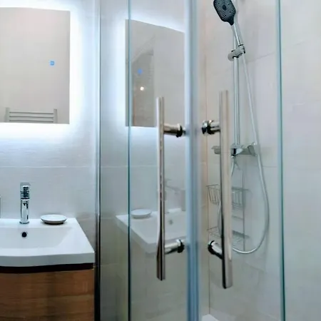 Quartier St Louis Proche Chateau Apartment