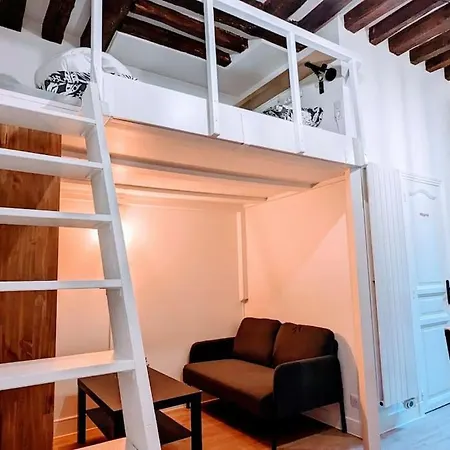 Quartier St Louis Proche Chateau Apartment
